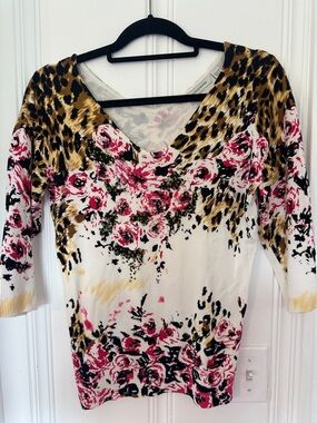 Boston Proper Pink & White Floral Leopard V-Neck Sweater